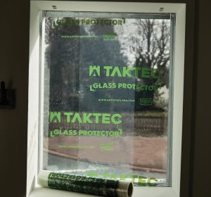 Taktec Glass Protector_action01